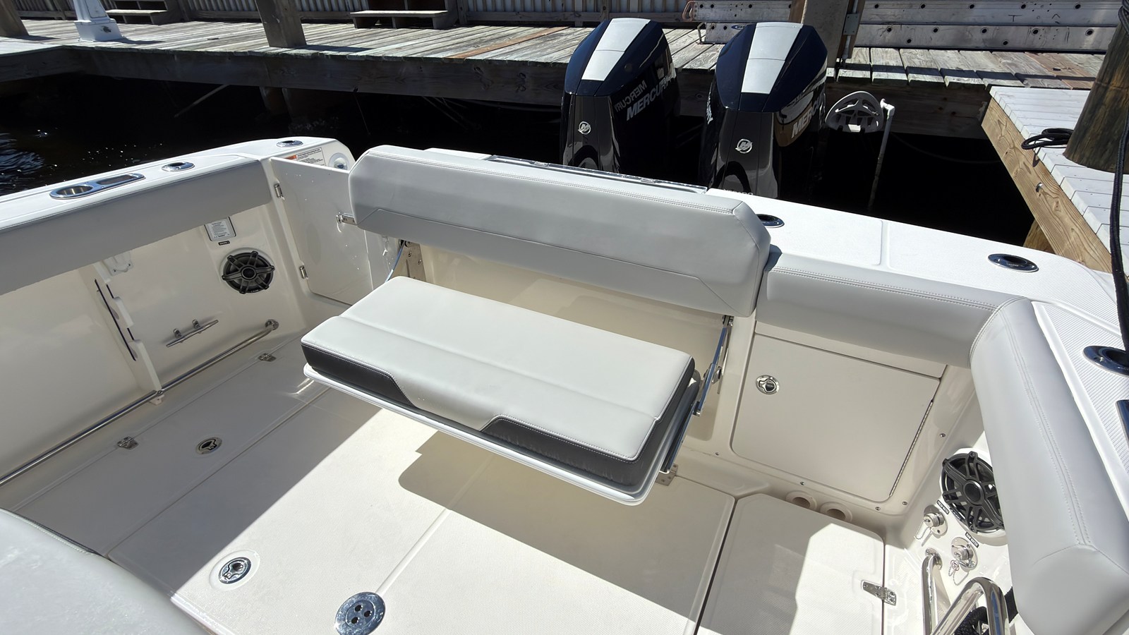 BOSTON WHALER 330 OUTRAGE, photo 34