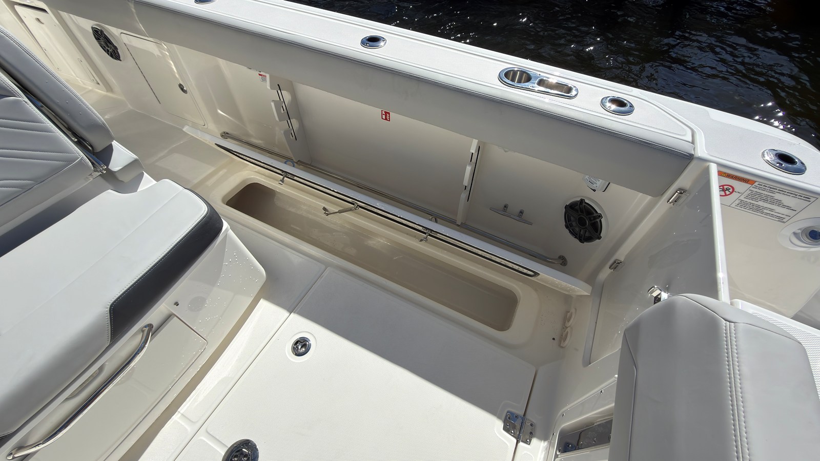 BOSTON WHALER 330 OUTRAGE, photo 37