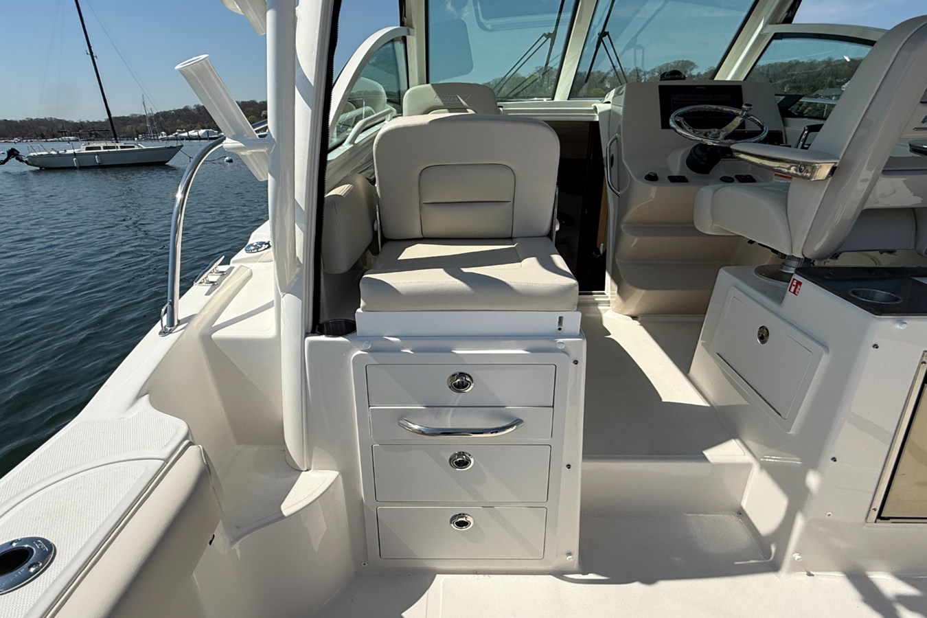 BOSTON WHALER 285 CONQUEST, photo 16