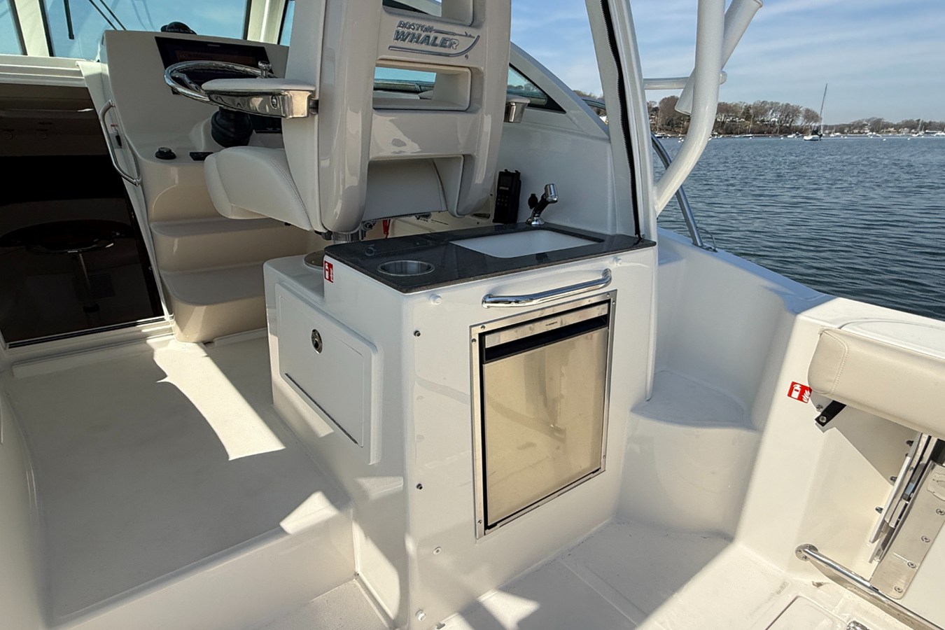 BOSTON WHALER 285 CONQUEST, photo 20