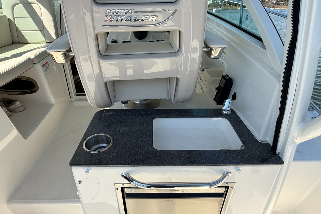 BOSTON WHALER 285 CONQUEST, photo 22