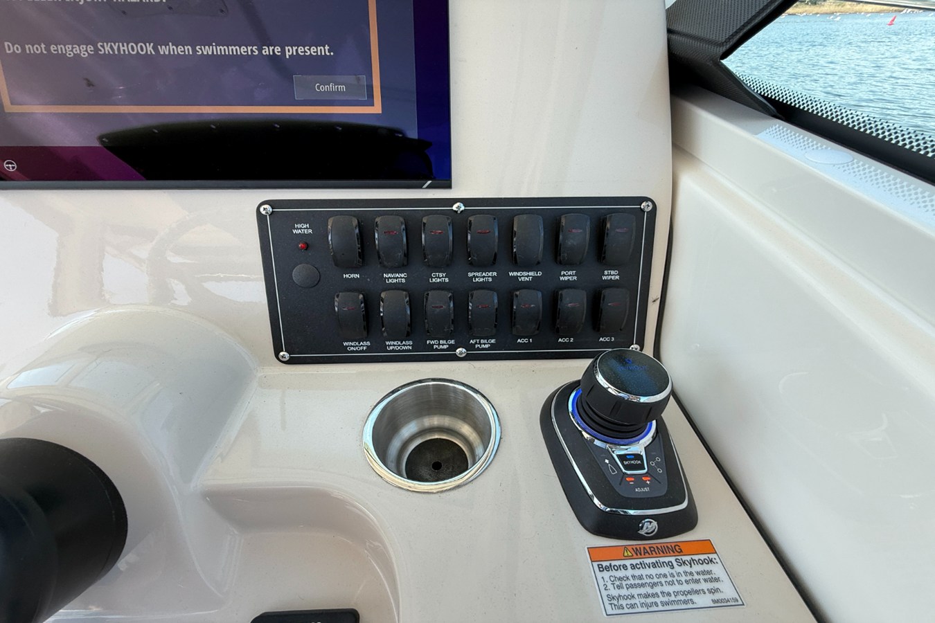 BOSTON WHALER 285 CONQUEST, photo 26