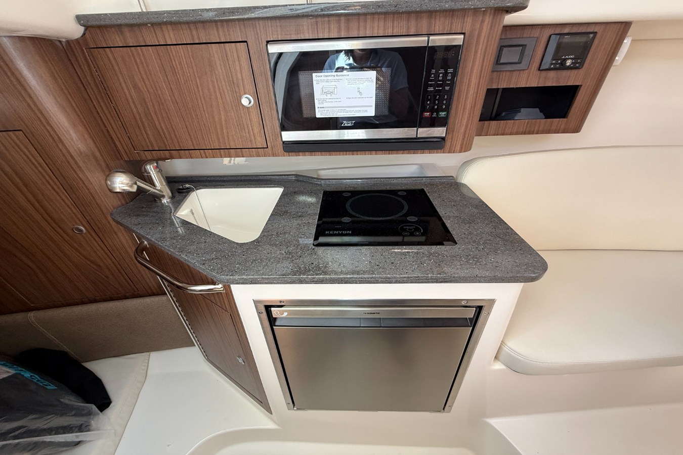 BOSTON WHALER 285 CONQUEST, photo 30