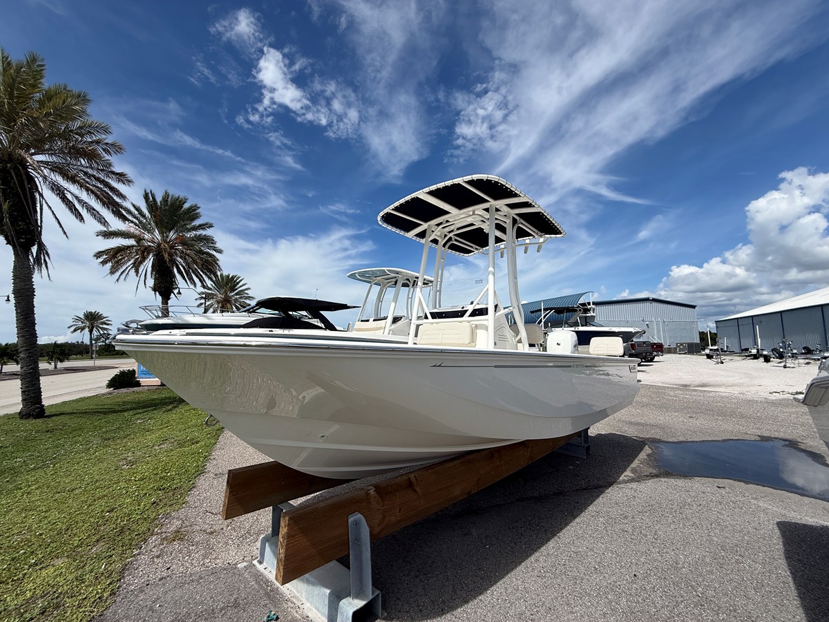 Boston Whaler 190 Montauk — 2027 Boston Whaler 190 Montauk — photo 2