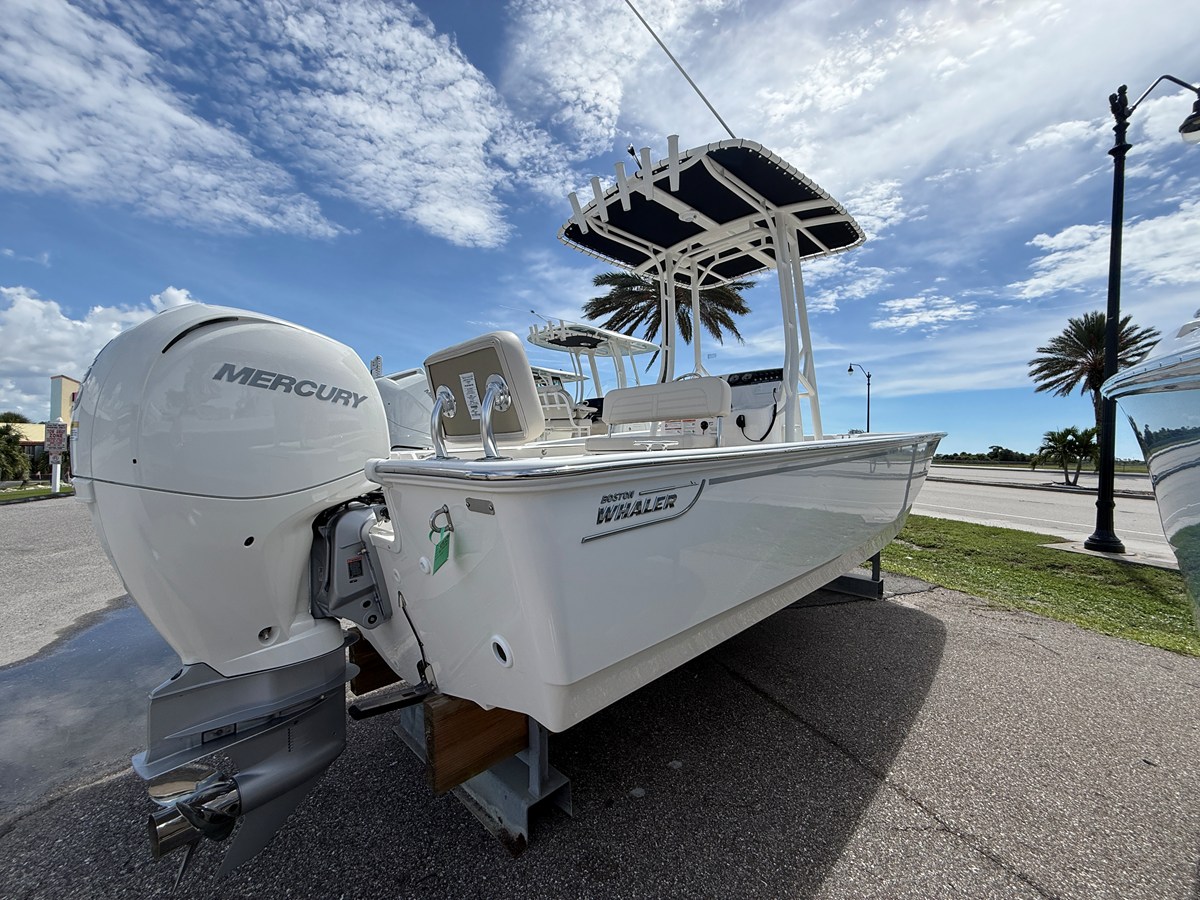 Boston Whaler 190 Montauk — 2027 Boston Whaler 190 Montauk — photo 5