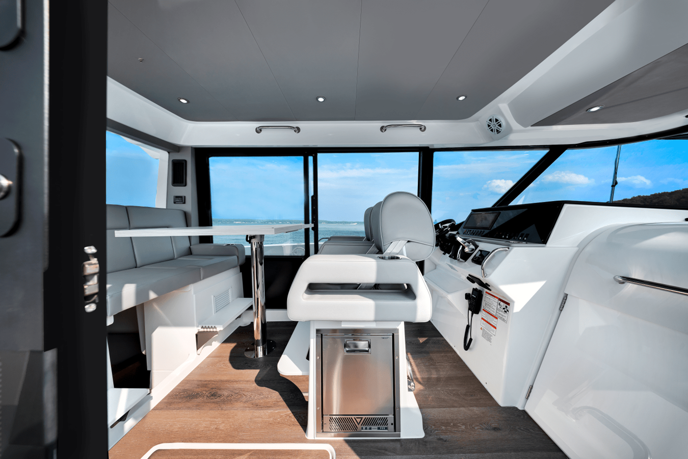 CRUISERS YACHTS 38 VTR, photo 10