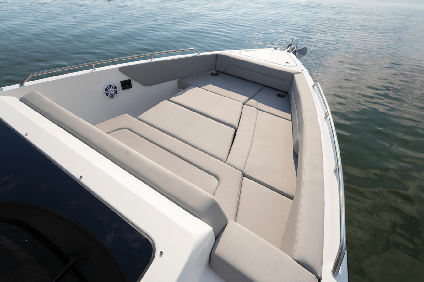CRUISERS YACHTS 38 VTR, photo 21