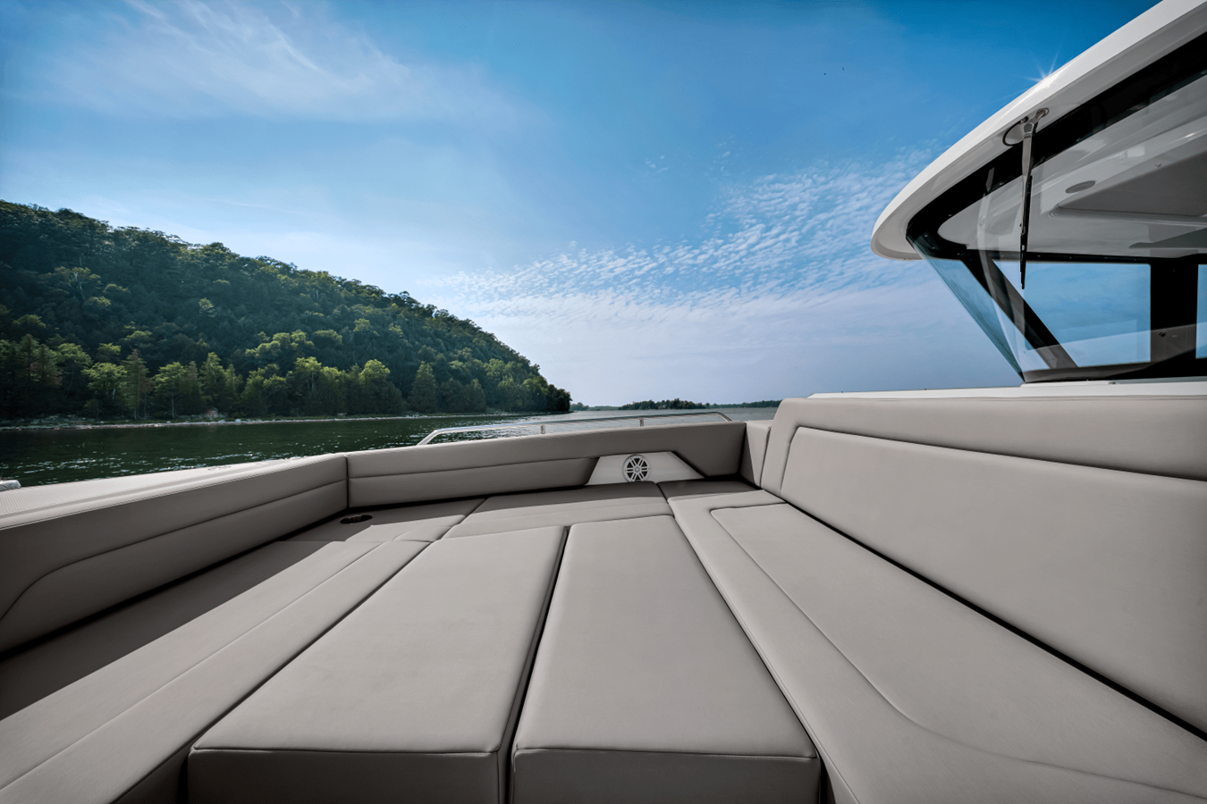 CRUISERS YACHTS 38 VTR, photo 25