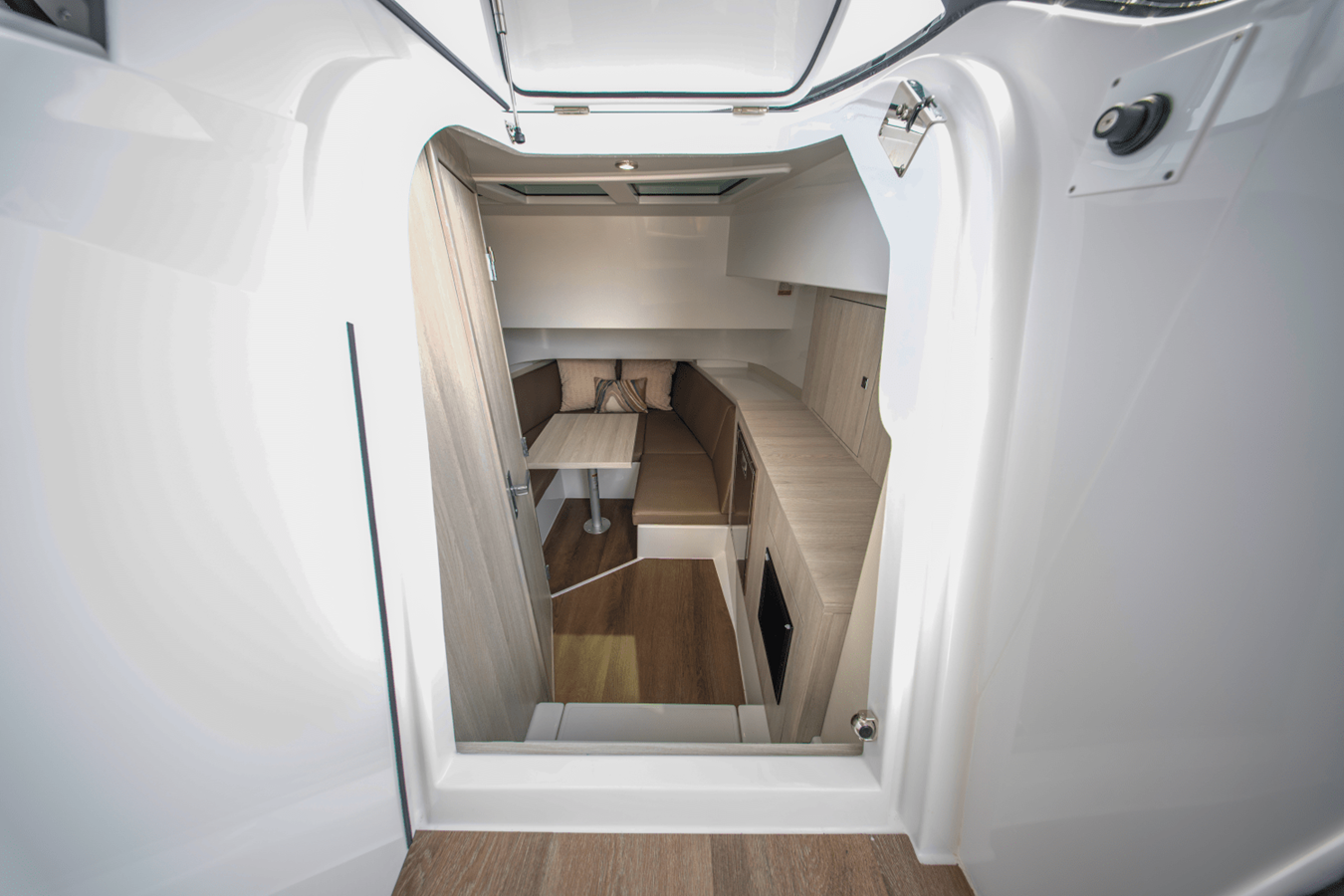 CRUISERS YACHTS 38 VTR, photo 28