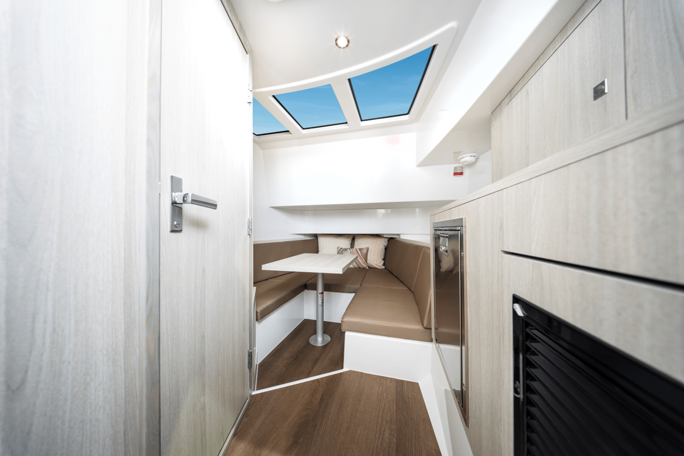 CRUISERS YACHTS 38 VTR, photo 29