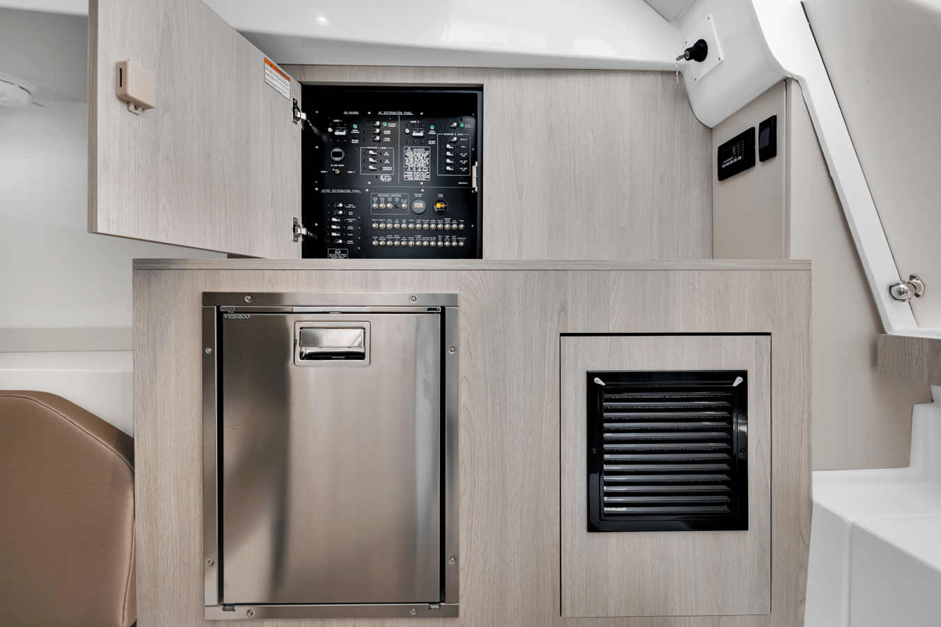 CRUISERS YACHTS 38 VTR, photo 31