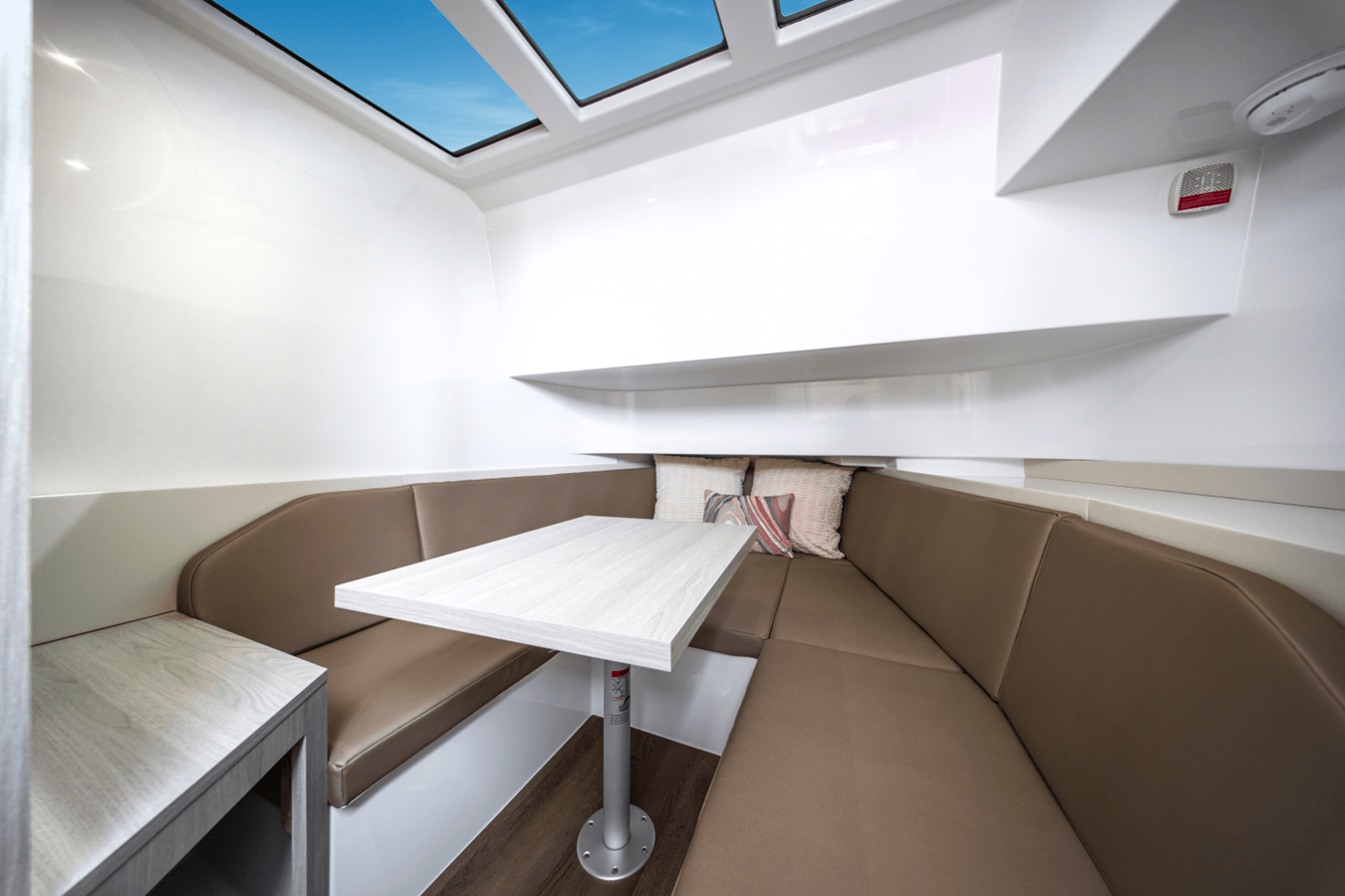 CRUISERS YACHTS 38 VTR, photo 33