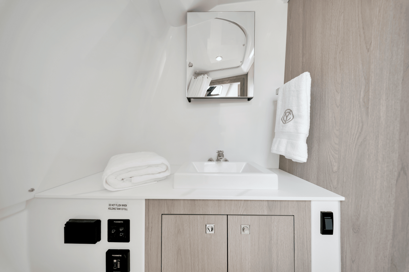 CRUISERS YACHTS 38 VTR, photo 36