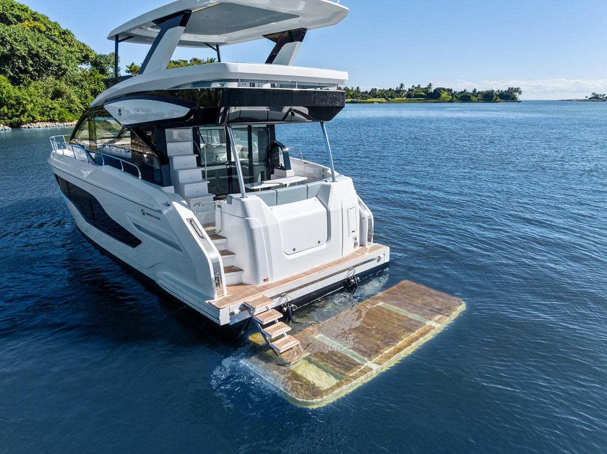 Cruisers Yachts 50 FLY — 2027 Cruisers Yachts 50 FLY — fotoğraf 3