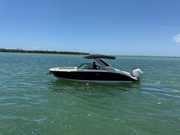 SEA RAY SDX 270 OUTBOARD — 2026 Sea Ray SDX 270 Outboard