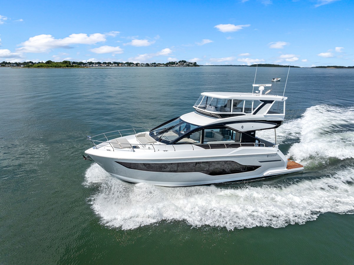 Cruisers Yachts CRUISERS YACHTS 50 FLY