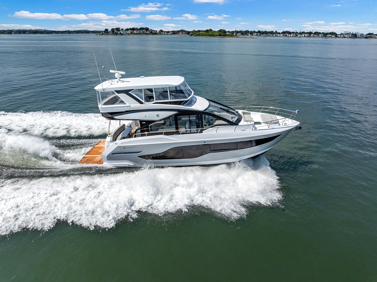CRUISERS YACHTS 50 FLY, photo 2