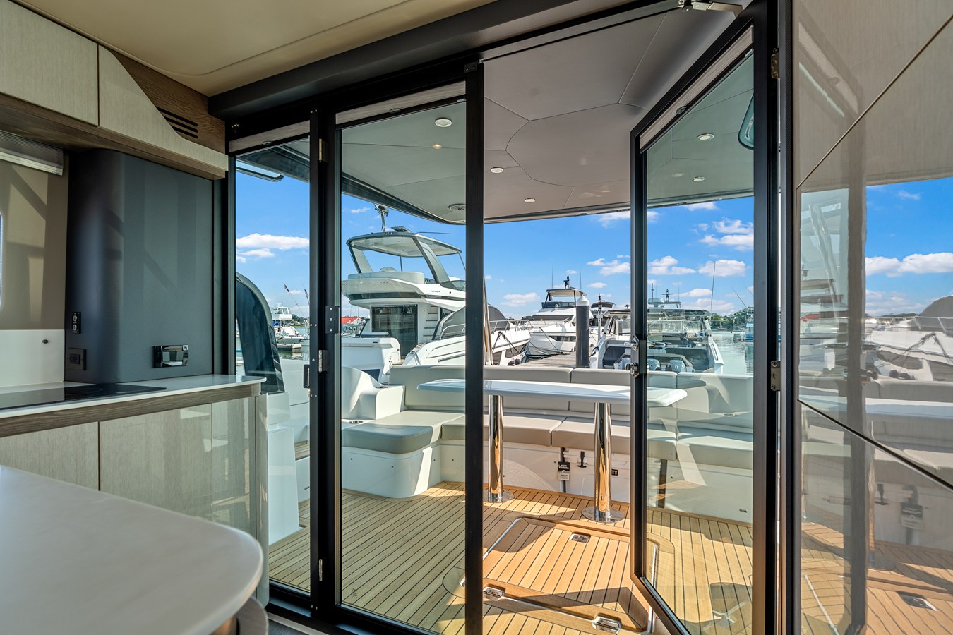 CRUISERS YACHTS 50 FLY, photo 14