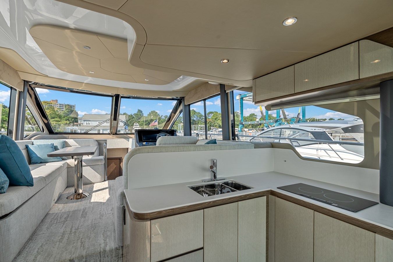 CRUISERS YACHTS 50 FLY, photo 15