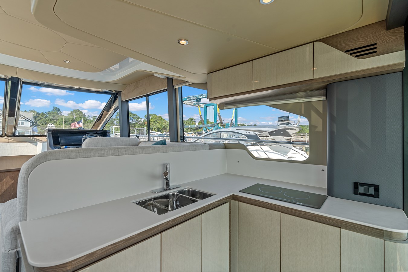 CRUISERS YACHTS 50 FLY, photo 16