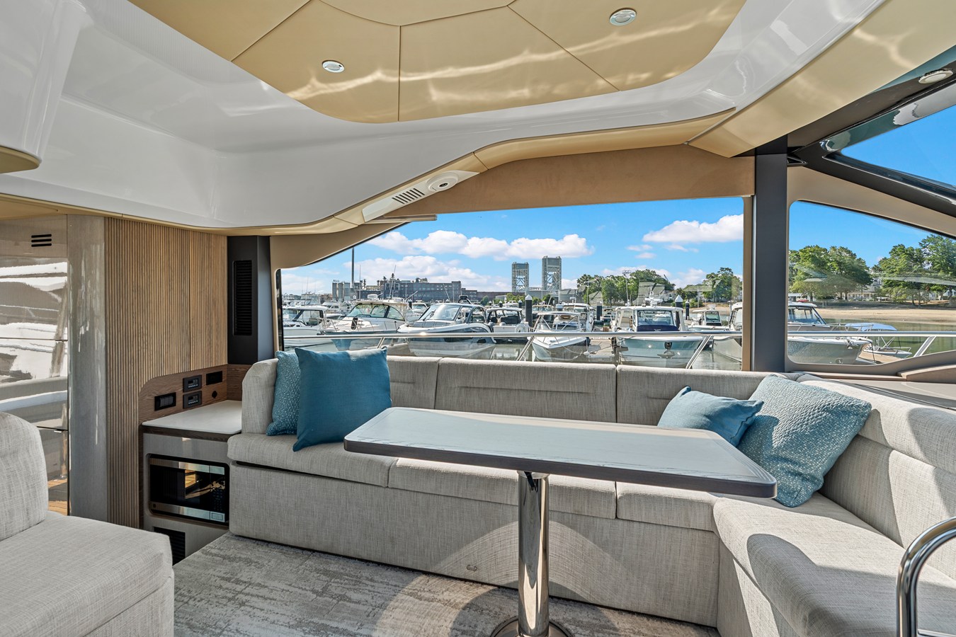 CRUISERS YACHTS 50 FLY, photo 20