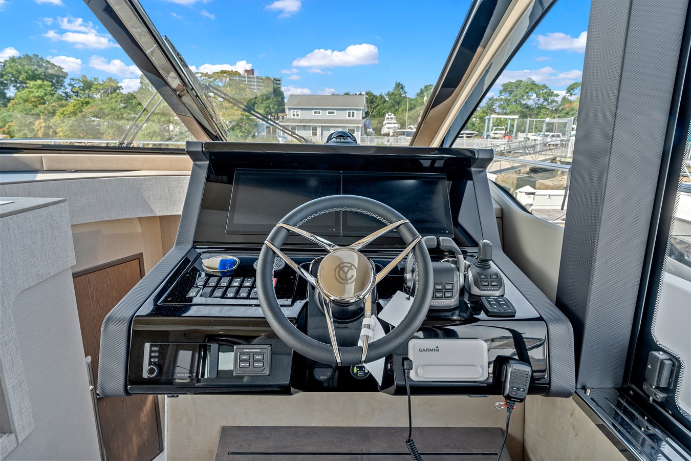 CRUISERS YACHTS 50 FLY, photo 22