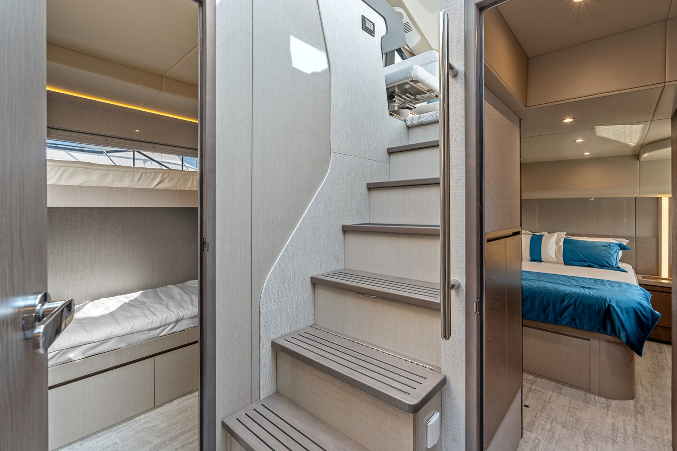 CRUISERS YACHTS 50 FLY, photo 27