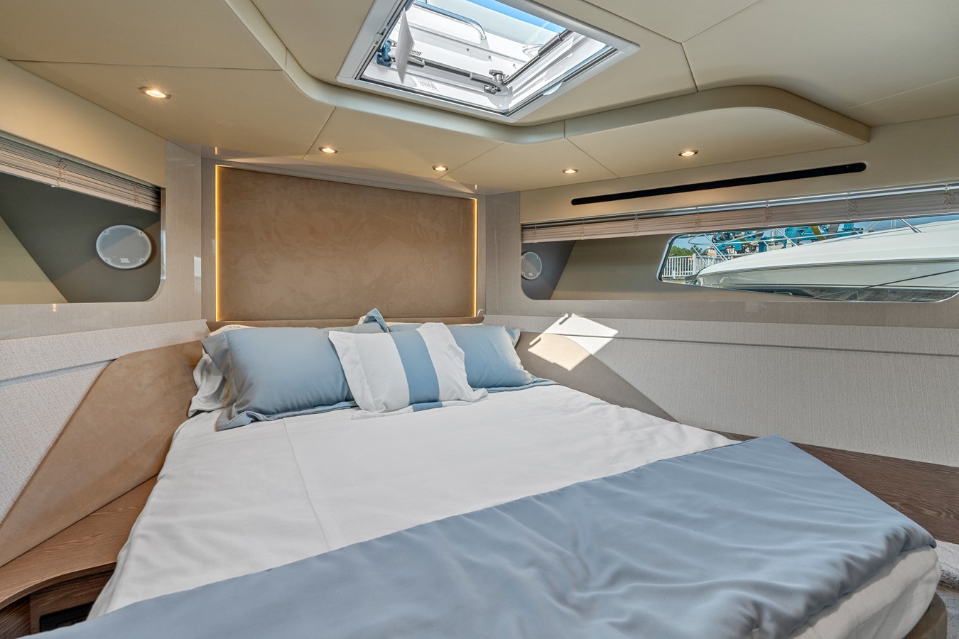 CRUISERS YACHTS 50 FLY, photo 31