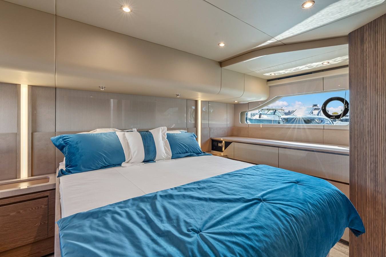 CRUISERS YACHTS 50 FLY, photo 37