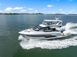 CRUISERS YACHTS 50 FLY