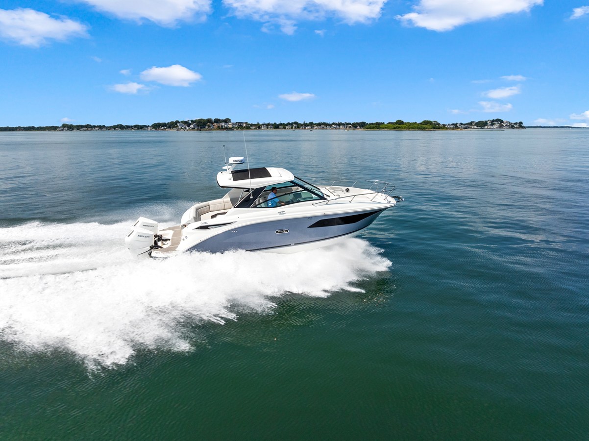 Sea Ray Sundancer 320 Outboard — 2027 Sea Ray Sundancer 320 Outboard — photo 3