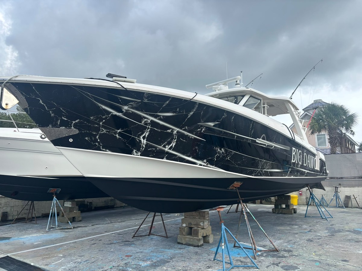 Boston Whaler 420 OUTRAGE — 2022 Boston Whaler 420 Outrage