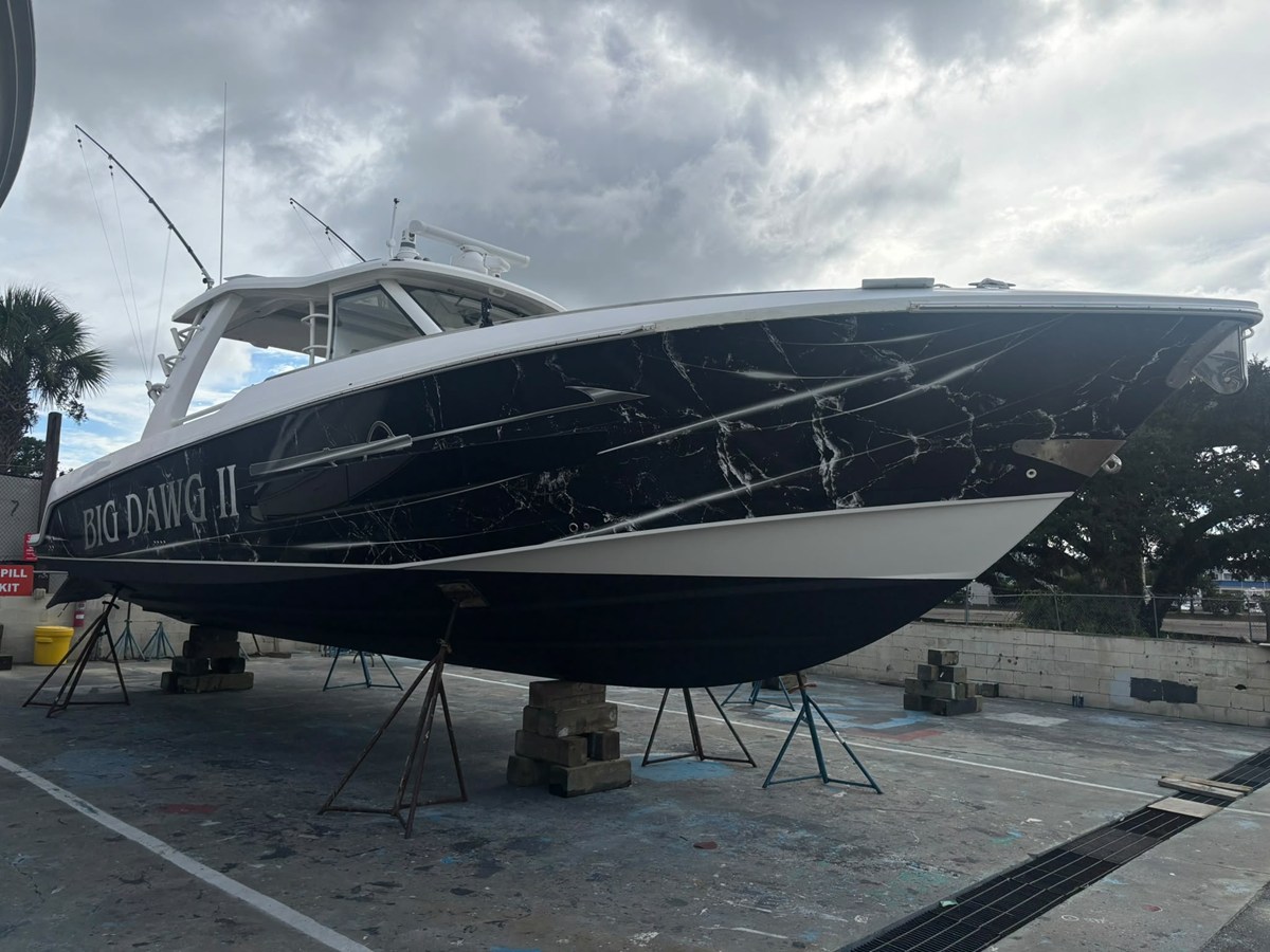 Boston Whaler 420 OUTRAGE — 2022 Boston Whaler 420 Outrage — photo 2