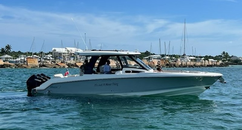 2023 Boston Whaler 350 REALM 2
