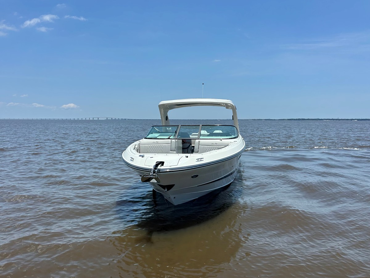 Sea Ray SLX 310 Outboard — 2026 Sea Ray SLX 310 Outboard — photo 3