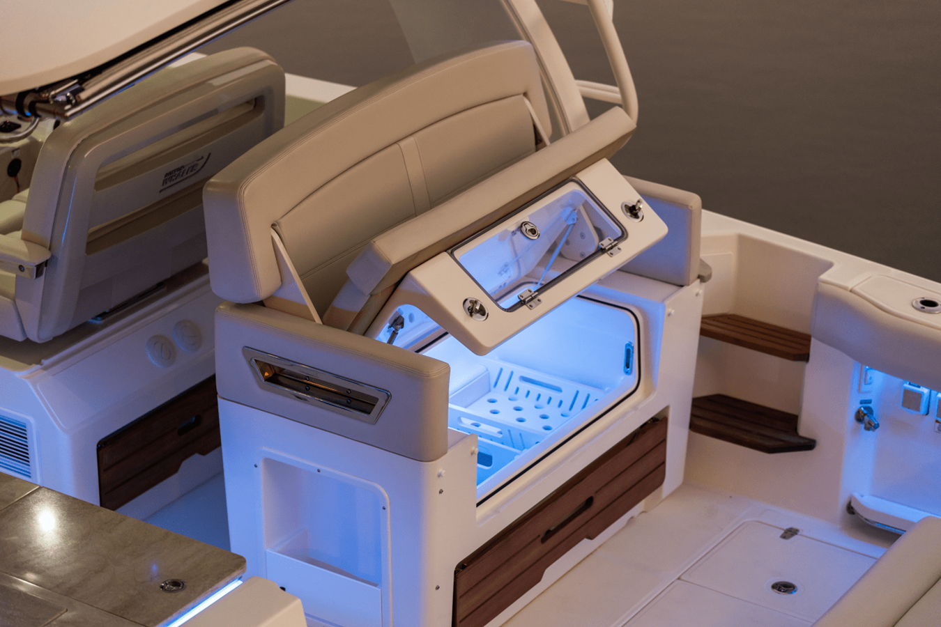 BOSTON WHALER 380 REALM, photo 71