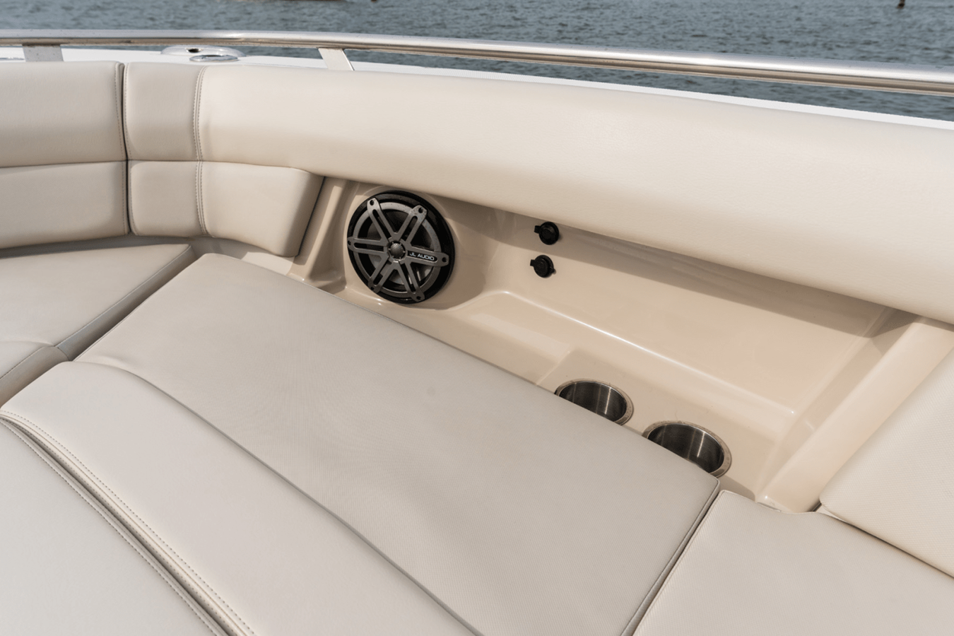 BOSTON WHALER 380 REALM, photo 75