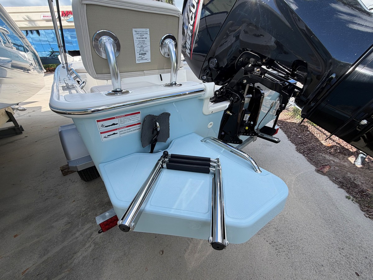 Boston Whaler 170 Montauk — 2027 Boston Whaler 170 Montauk — photo 4