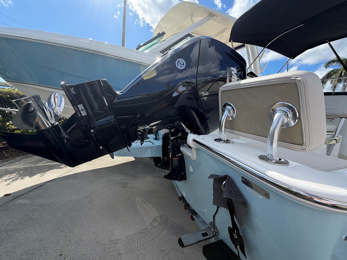 Boston Whaler 170 Montauk — 2027 Boston Whaler 170 Montauk — photo 5