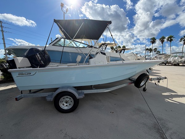 BOSTON WHALER 170 MONTAUK — 2027 Boston Whaler 170 Montauk