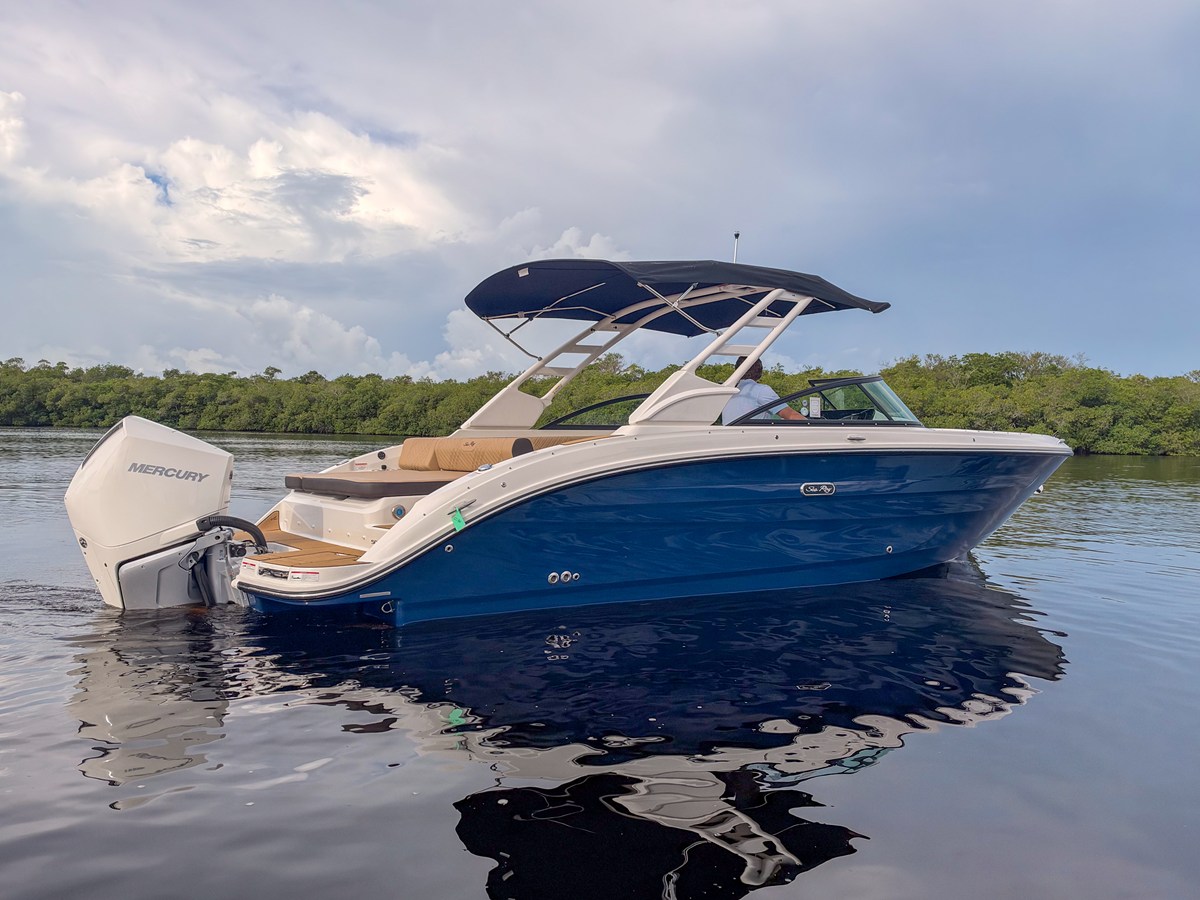 Sea Ray SDX 270 Outboard — 2027 Sea Ray SDX 270 Outboard — photo 3