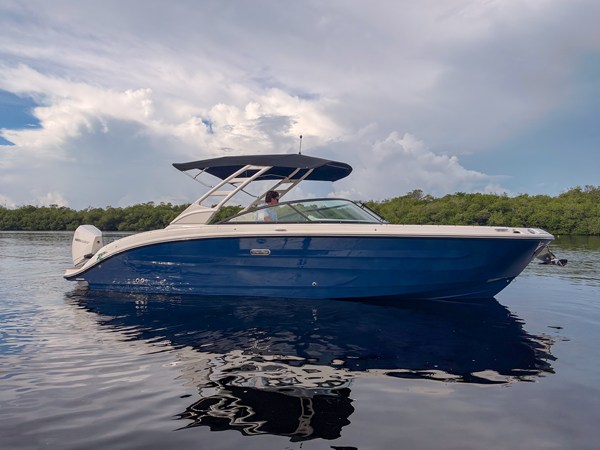 SEA RAY SDX 270 OUTBOARD — 2027 Sea Ray SDX 270 Outboard