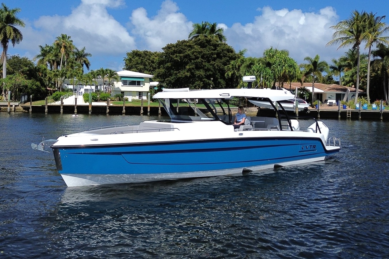 Cruisers Yachts 38 VTR — 2026 Cruisers Yachts 38 VTR — photo 2