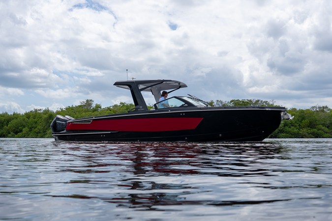 AVIARA AV32 OUTBOARD — 2024 Aviara AV32 Outboard