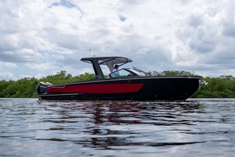 AVIARA AV32 OUTBOARD