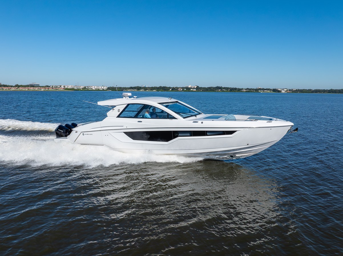 CRUISERS YACHTS 50 GLS OB, photo 9