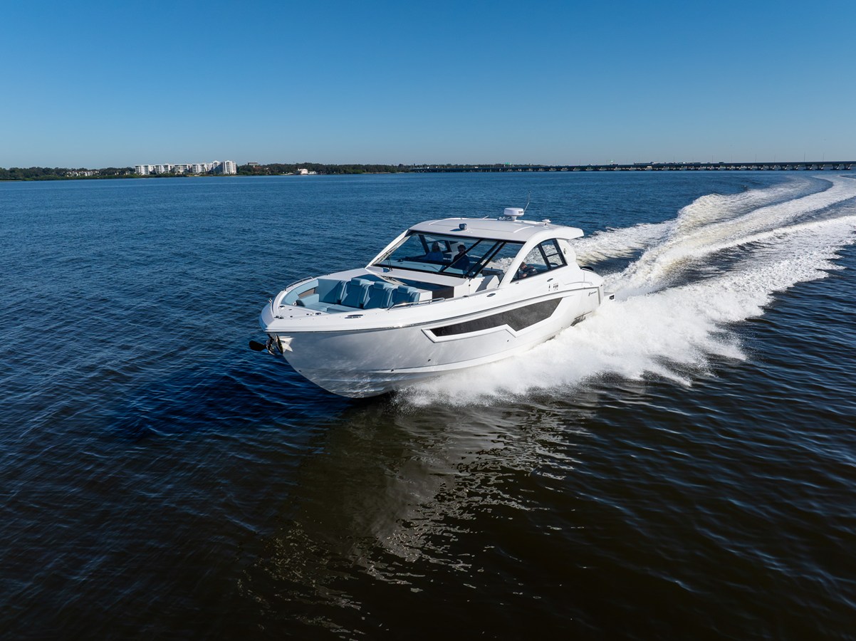 CRUISERS YACHTS 50 GLS OB, photo 10