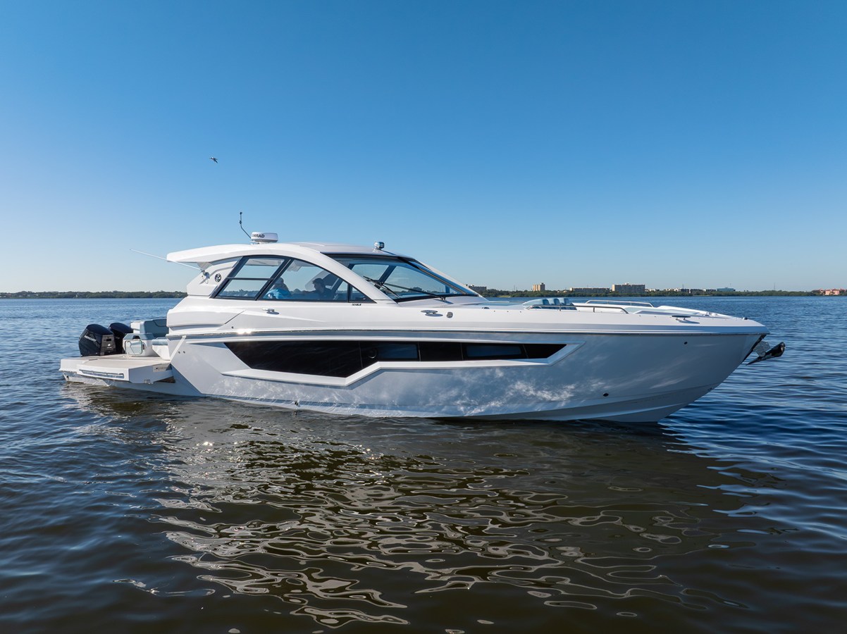 CRUISERS YACHTS 50 GLS OB, photo 12
