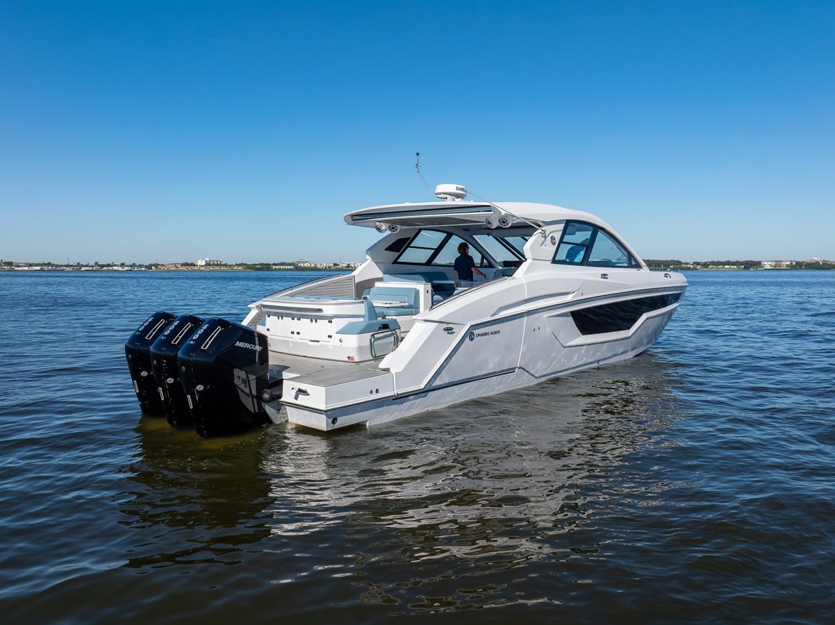 CRUISERS YACHTS 50 GLS OB, photo 15