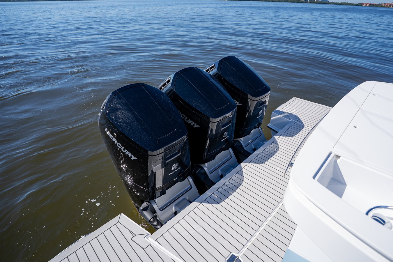 CRUISERS YACHTS 50 GLS OB, photo 16
